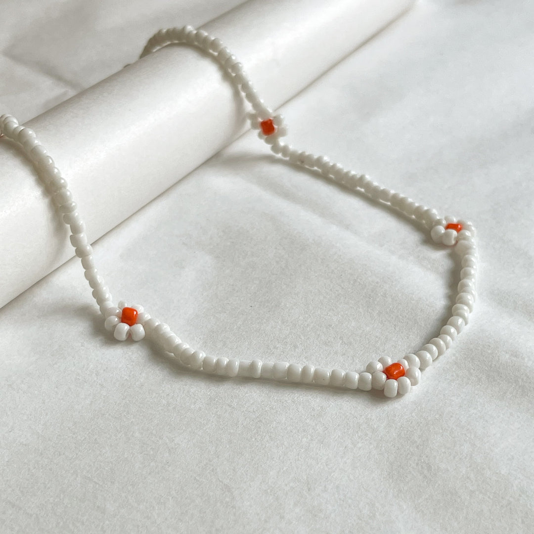 White Daisy Bead Necklace